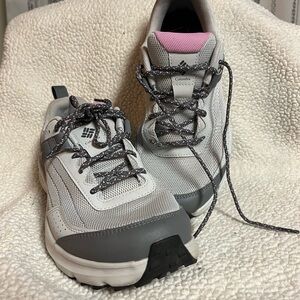 Columbia Vertisol Hiking Shoe - Women's size 9.5
